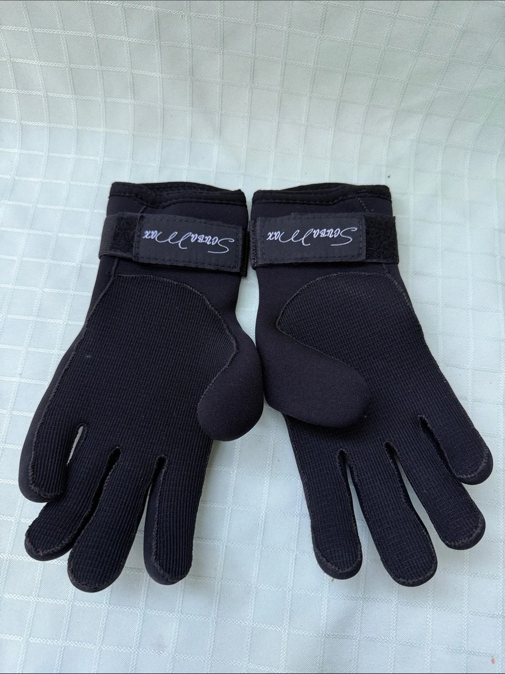 New Supra Tex Black Neoprene Swim Gloves